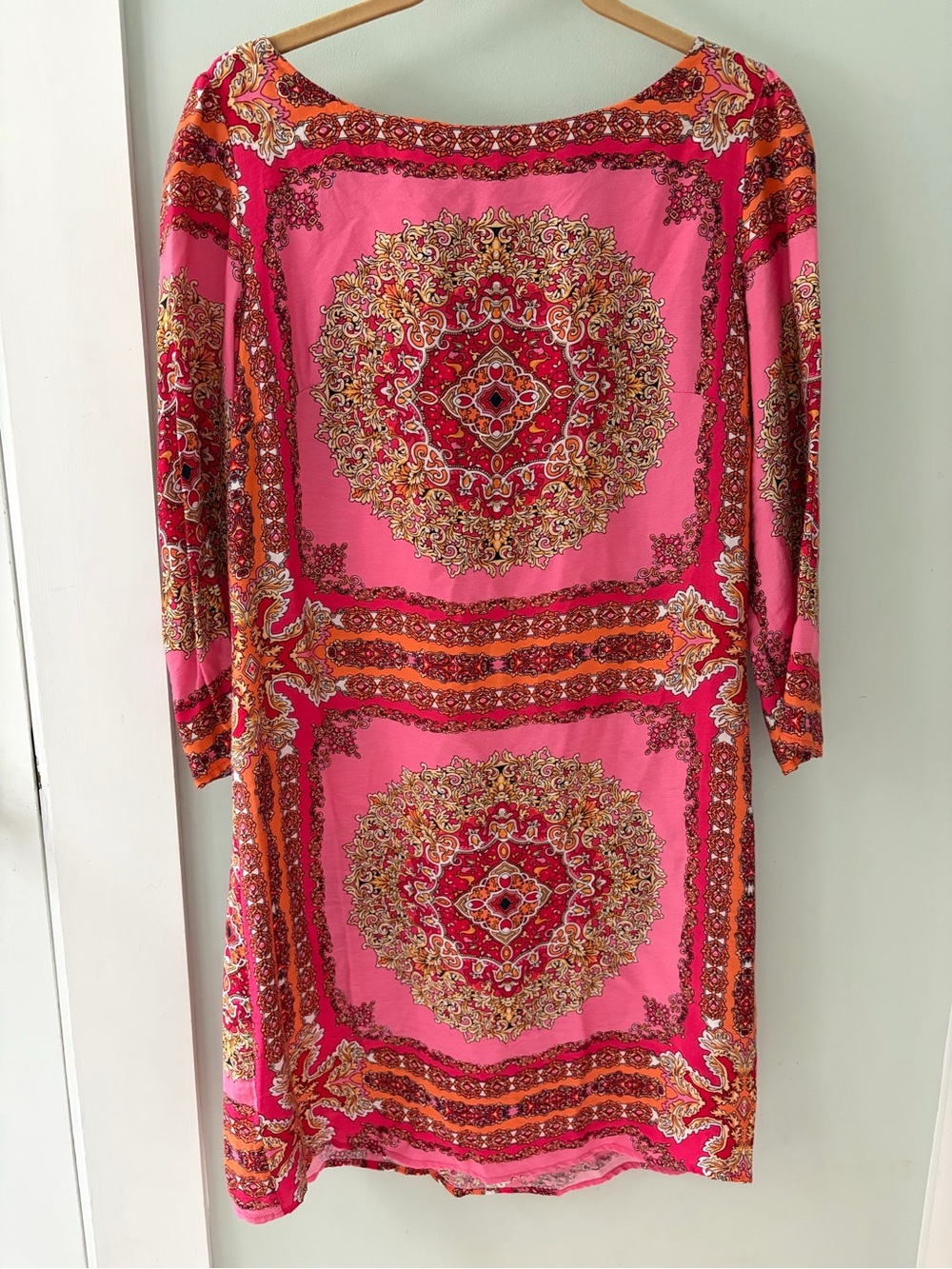 Laundry By Shelli Segal Pink & Orange Medallion 3/4 Sleeve Shift Dress Small
